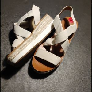 Lucky Brand platform sandal